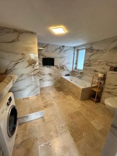 2 ZKB 65 m2 komplette Wohnung - Bad Friedrichshall - 9