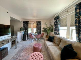 Urban near City center of Seattle Walk to Amazon - 6