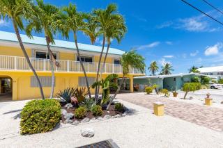 Sea Pointe & Canal-side Charisma - Key Colony Beach - 4