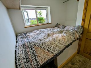 Double Room, Large TV, With Great Transport Links - Bolton - 9
