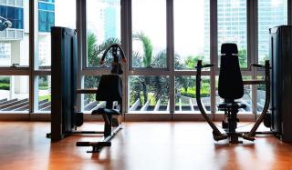 LUXESTAYSMNL Parisian Charm 1BR Suite Pool Gym 400MBPS WiFi Netflix Amazing City View - Manila - 1