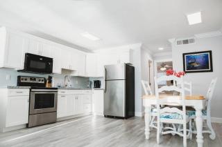 Sailfish Suites 7 - Waterfront Lodging - 4
