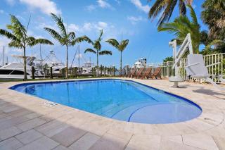 Sailfish Suites 8 - Waterfront Lodging - 9