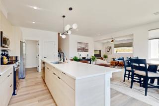 Lago Vista Hideaway - 5