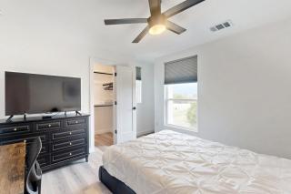 Lago Vista Hideaway - 2