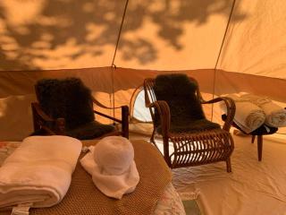 Glamping with outdoor wood-fired hot tub - 9