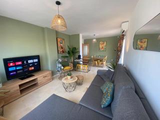 Penthouse with spacious surrounding terrace - 1