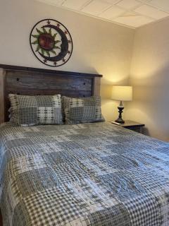 Tavern - Country Suite - Newport - 7