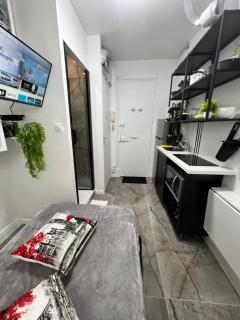 PARIS BASTILLE BERCY GARE DE LYON CHAMBRE CLIMATISEE 9m2 idéal 1 pers ,max 2 pers - 0