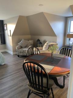 Tavern - Charming Loft - Newport - 6