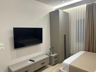 Home To Go Studio Apartament - Tirana - 5