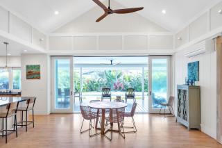 Gorgeous Renovated 1937 Plantation Style Beach House 50 Steps to the Center of the Beach home - 8