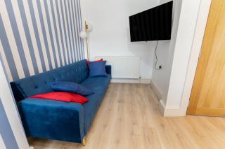 Mariners' Retreat, sleeps 6, free parking & WiFi, Wirral - New Brighton - 1