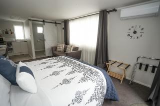 The Billy Hilton - 8