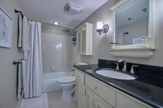 Elegant spacious beachfront, free seasonal beach service, huge lanai - Fort Walton Beach - 7