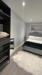 Luxury 2bedroom Unit in the city with a heated salt water pool - Toronto - 1