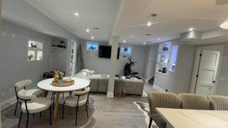 Luxury 2bedroom Unit in the city with a heated salt water pool - Toronto - 3