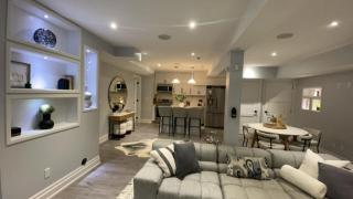 Luxury 2bedroom Unit in the city with a heated salt water pool - Toronto - 8