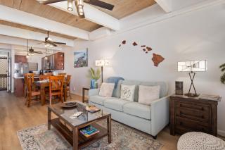 Ocean-front penthouse, sunsets, whales, surfers! Newly remodeled! - Kailua-Kona - 8