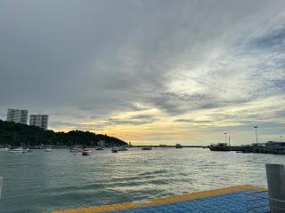 Old driver芭提雅6巷高层侧海景宽敞一室公寓宁静花园楼顶泳池公寓 - Pattaya - 0