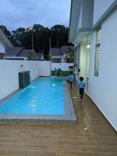 Alea Homestay Taman Tasik Utama MiTC - 1