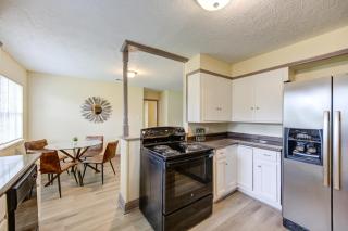 Indoor fireplace with patio and Pool Table - Beaumont - 1