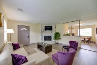 Indoor fireplace with patio and Pool Table - Beaumont - 9