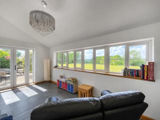 The Retreat - Mayfield - 7