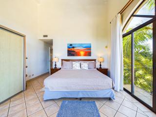 Sunrise 4-Beautiful 3Br Penthouse Condo - 8