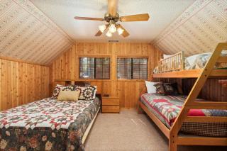 Toste Cabin- Spacious 3br Cabin In East Village! - Shaver Lake - 7