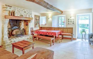 4 Bedroom Cozy Home In Monthuchon - Monthuchon - 7