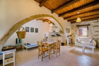Traditional Cretan House close to beach and Chania city, Mouri Nature House - Mouríon - 2