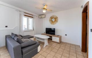 Stunning Apartment In Rtina - Rtina - 6