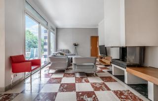 Nice Apartment In Montreuil With Wifi - 1