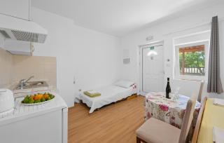 Cozy Apartment In Lozovac With Wifi - Lozovac - 6
