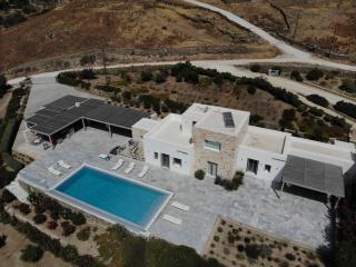 Crystal Blue 4BR with infinity pool by JJ Hospitality - Kampos Paros - 7