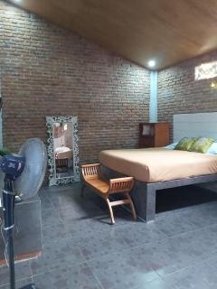 Quaint Cabin Walk to Batur Lake - 6