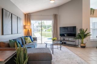 Stylish Villa Retreat with Pool - Davenport - 2