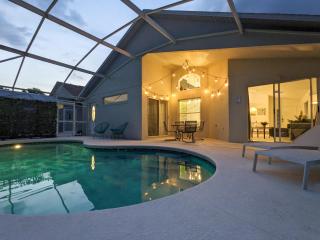 Stylish Villa Retreat with Pool - Davenport - 7