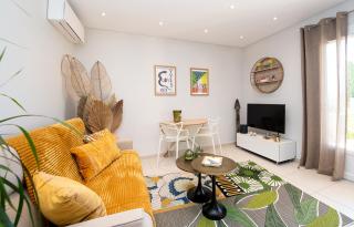 Confortable T2 vue mer avec terrasse aménagée et parking privé, plage et port à pied - 4