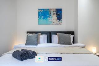 Serviced Accommodation London,4 Bed House,Sleeps 7 on 4 or 7 Beds,4 Car Driveway,WiFi,The London Stay Short Let Heathrow,Long Term Stays Welcome - Hounslow - 5
