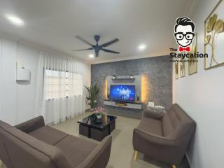 Staycation Homestay 51 Luxe Garden Homestay - Kuching - 0