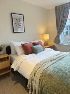 The Jade Suite - The Jewellery Suites, 3 bed 3 bath - 5