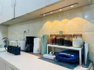 Nomad Airport B&B - 4