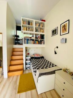 A cottage overlooking a national park - 1