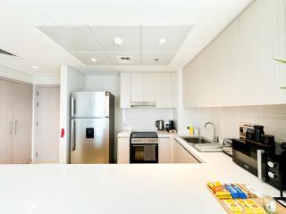 3BR Modern Getaway in Yas Island with Gym&Pool 609WE - 5