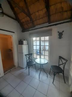 Rosewood Cottage Apartment - Himeville - 6