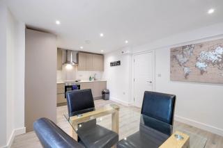 Modern 3 Bedrooms Apartment 01 Town Centre Camberley - Camberley - 1