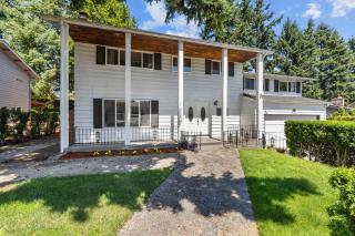 Colonial Home 7BR 4BA Sleeps 14 - 2