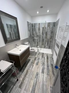 Chic Coastal Apartment - Bexhill - 5